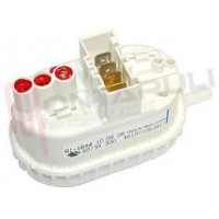 Comutator de nivel al apei (pressostat) pentru masina de spalat rufe Rainford 32000263 folosit