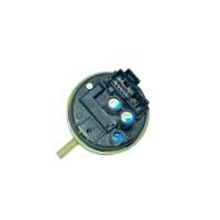 Comutator de nivel al apei (pressostat) pentru masina de spalat rufe Whirlpool W10522345 uzata